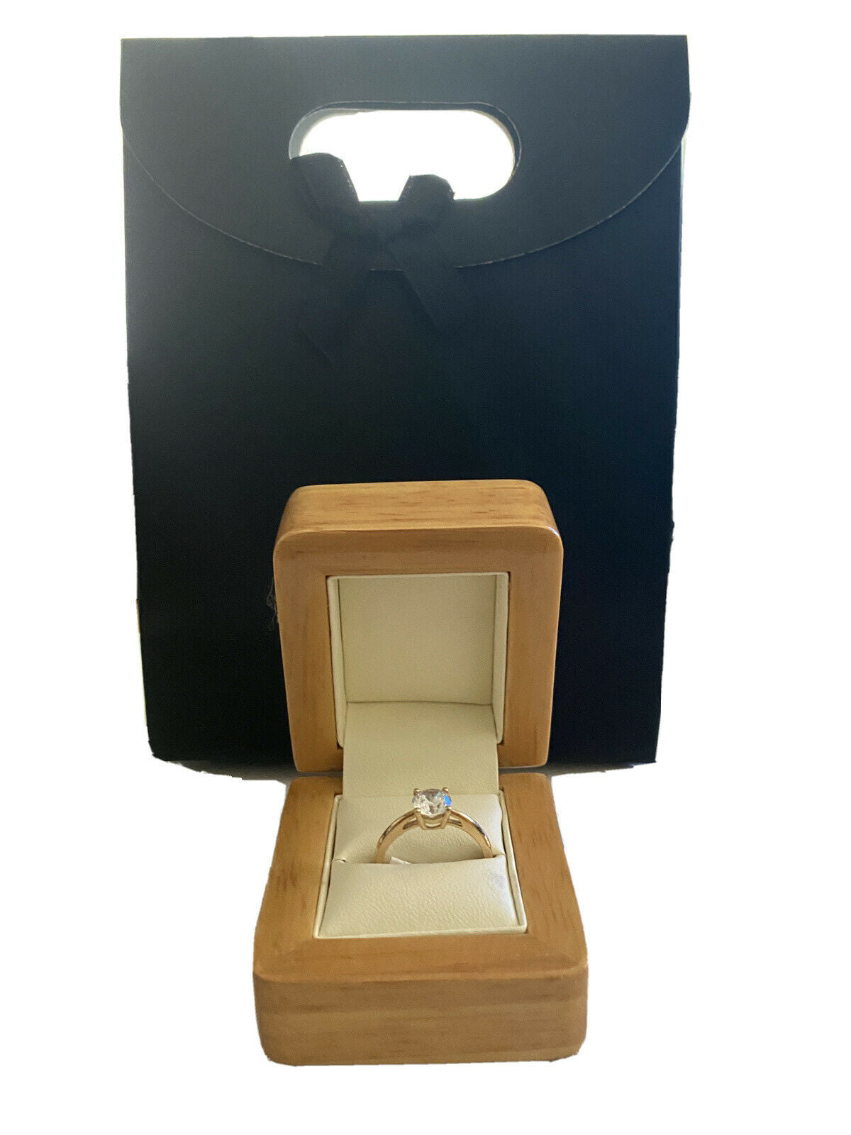 9ct yellow gold solitaire round cut 1ct created diamond ring