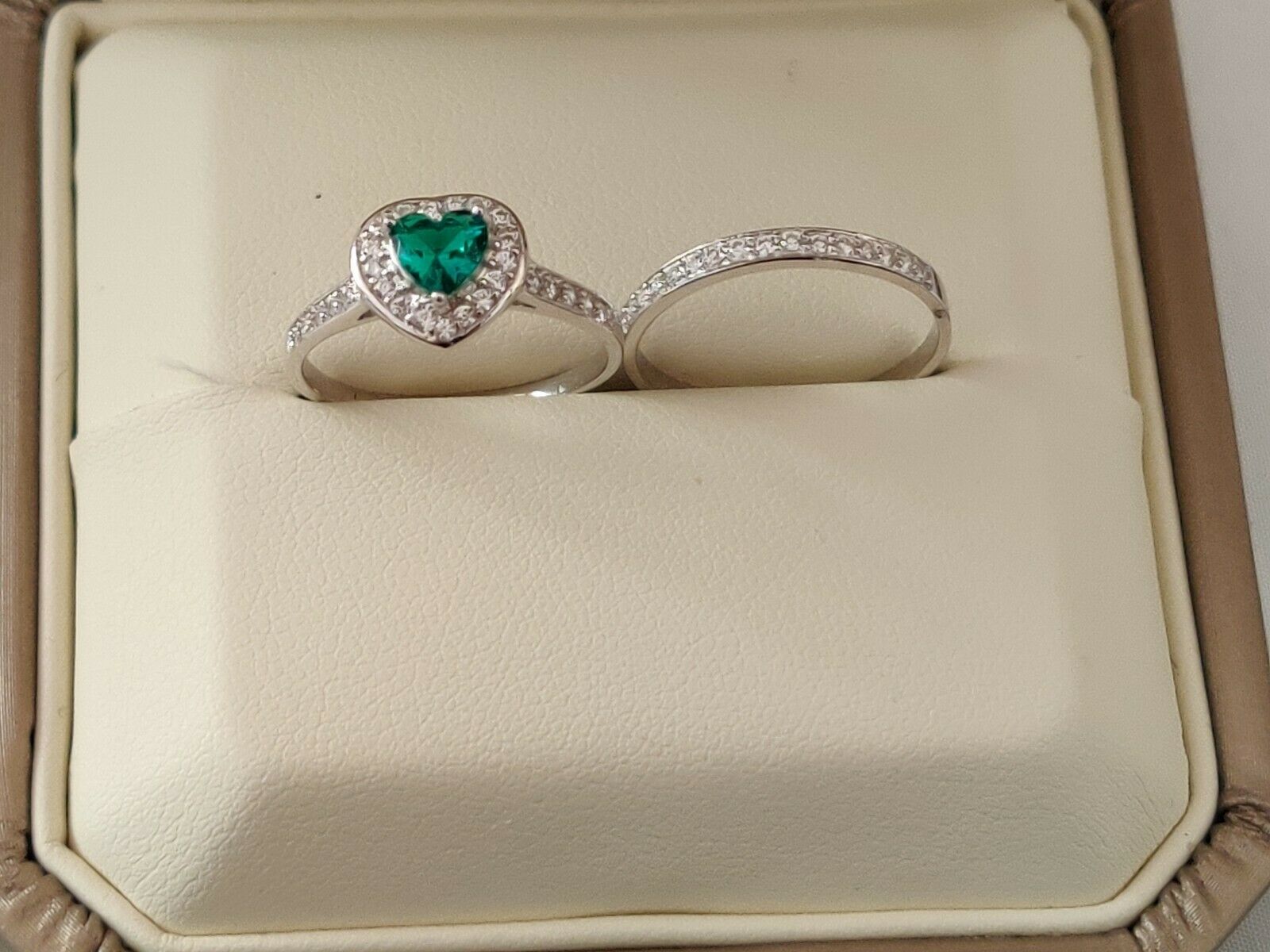 White gold finish green emerald created diamond heart cut ring set