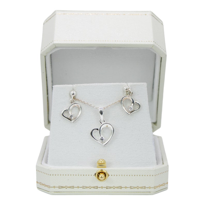 White Gold Finish Created Diamond Classic Heart Cut Pendant Necklace & Dangle Earrings Jewellery Set