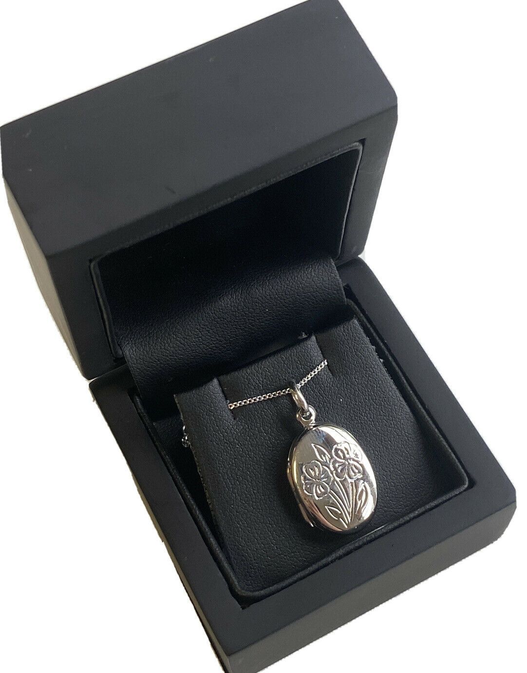 White Gold finished Oval Locket Flower design pendant necklace