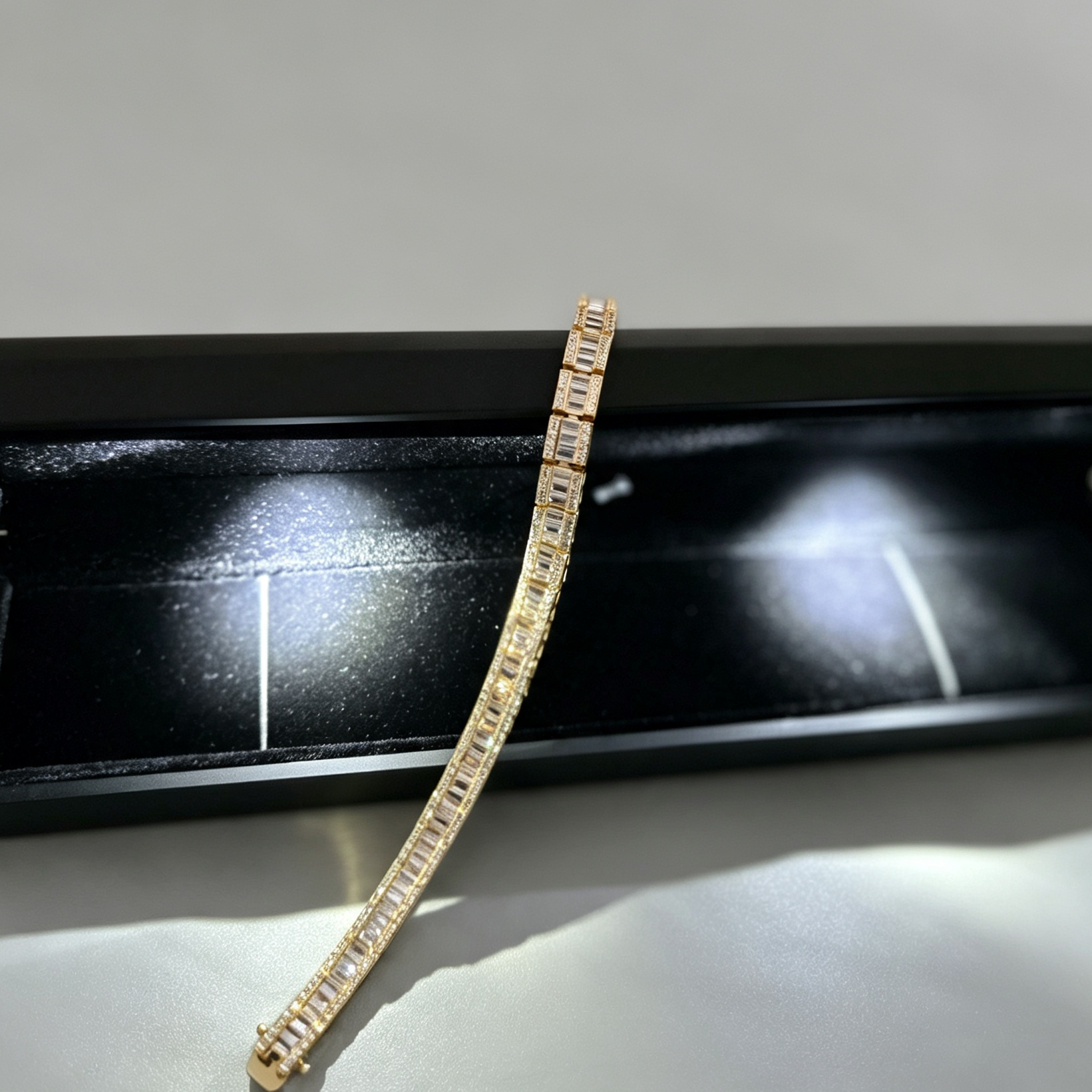 Baguette Lumière Bracelet | Baguette-Cut Gemstone Bracelet