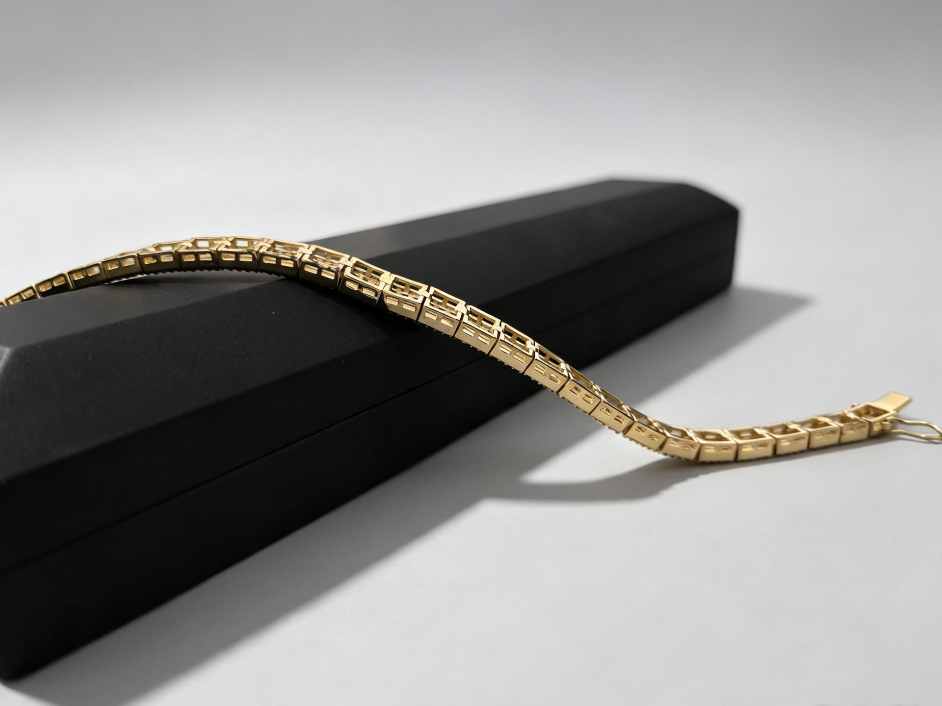 Baguette Lumière Bracelet | Baguette-Cut Gemstone Bracelet