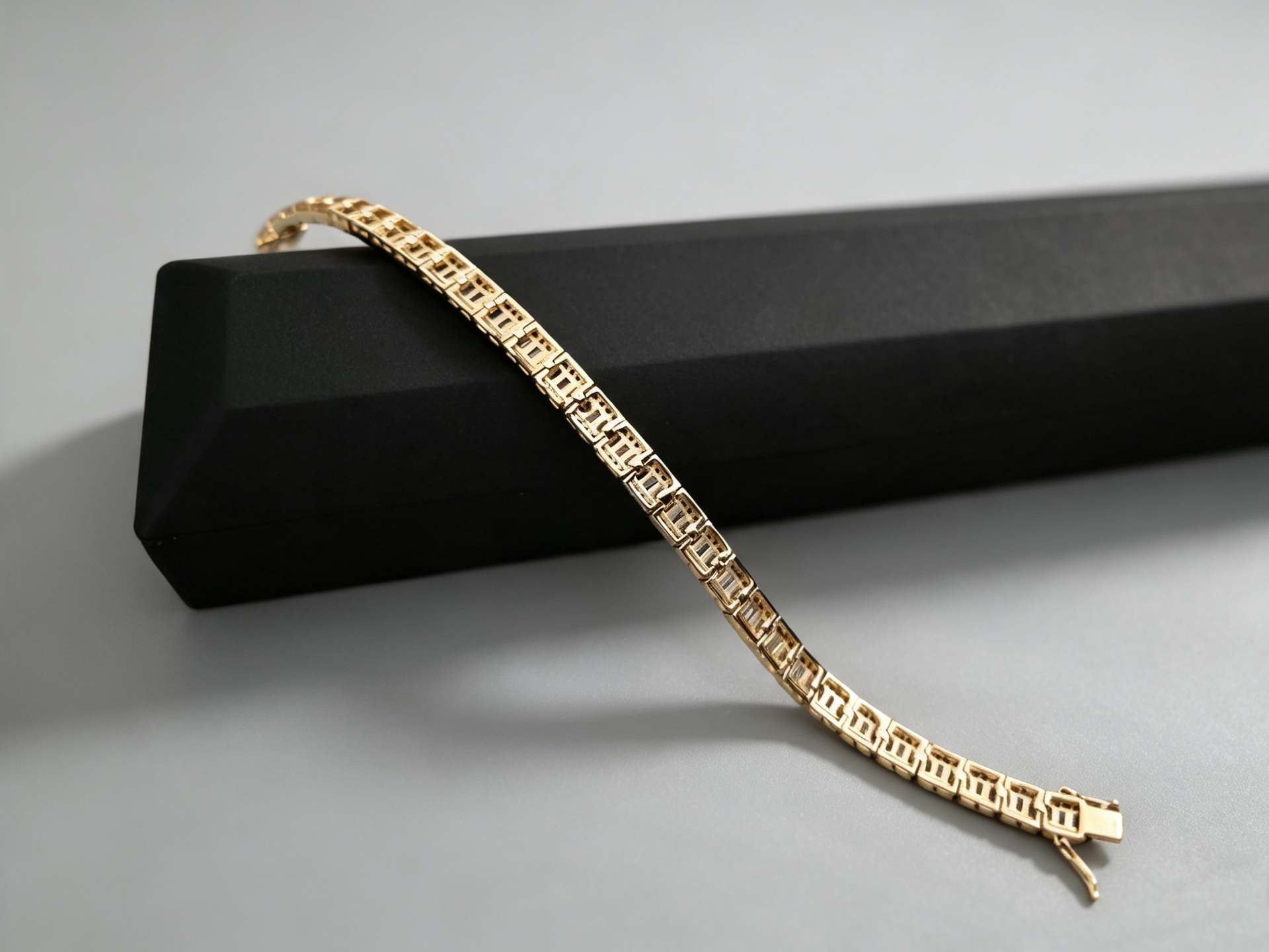 Baguette Lumière Bracelet | Baguette-Cut Gemstone Bracelet