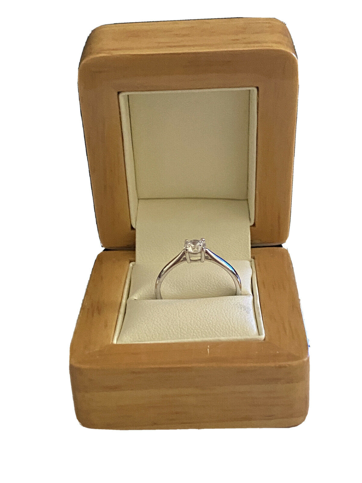 9ct White Gold 0.5 Ct Classic solitaire created diamond ring